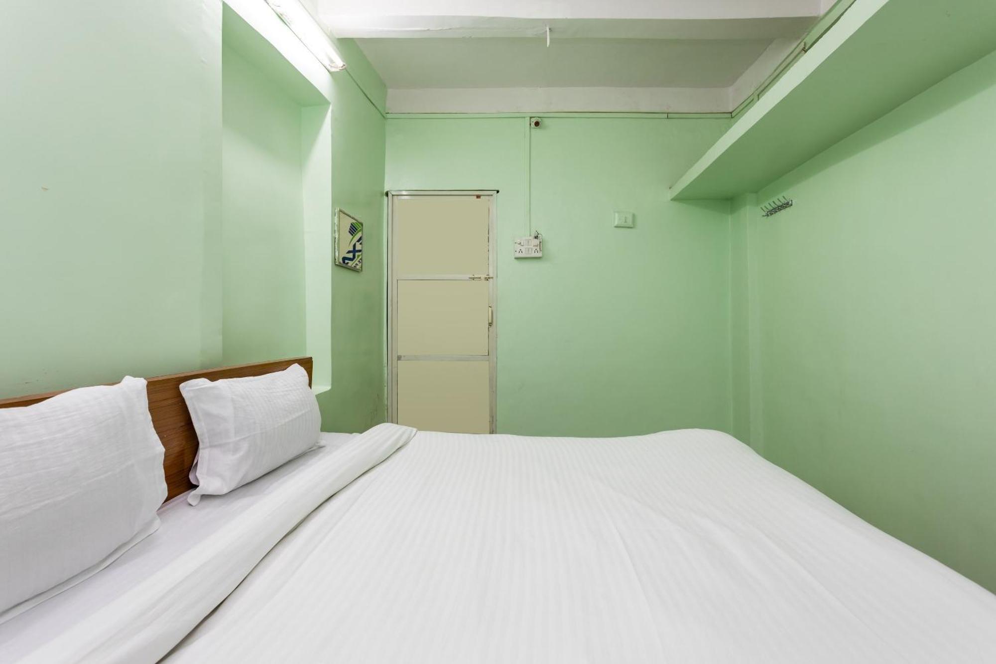 Spot On Hotel Sawera Indore Exteriör bild