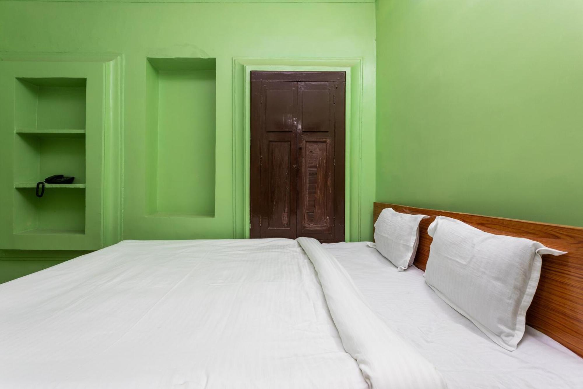Spot On Hotel Sawera Indore Exteriör bild