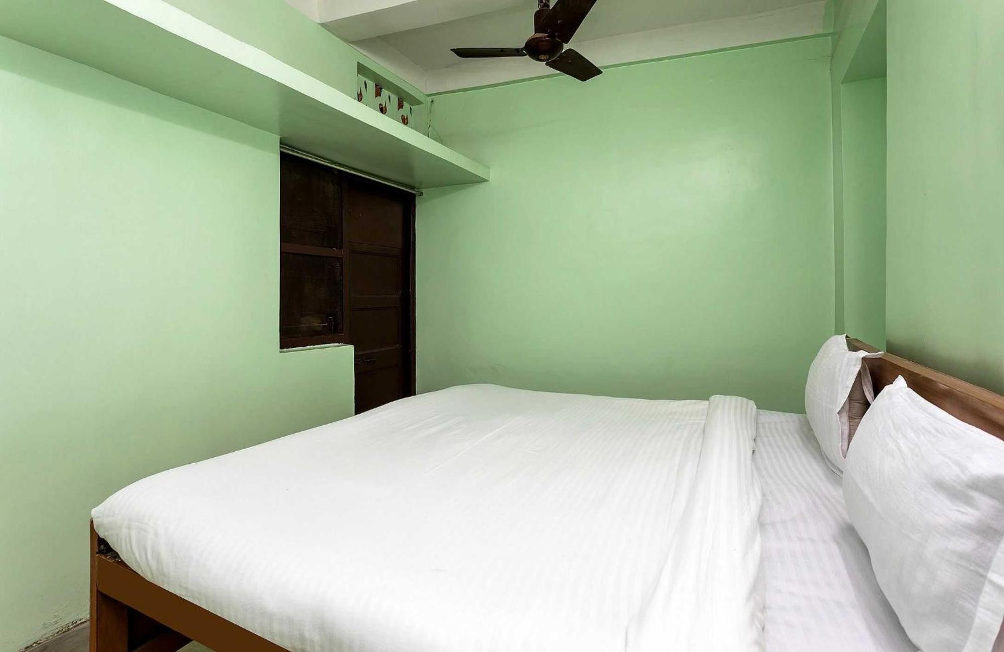 Spot On Hotel Sawera Indore Exteriör bild
